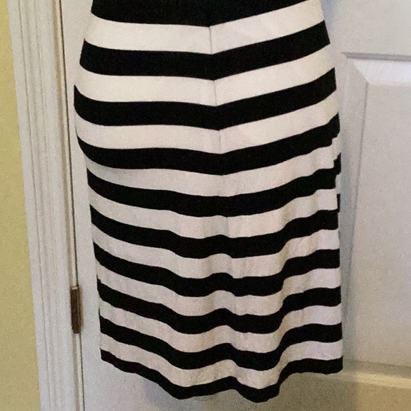 Cache Vintage Black & White Striped Strapless Dress w/ Tie in Back & Ruffle Trim - Picture 8 of 9